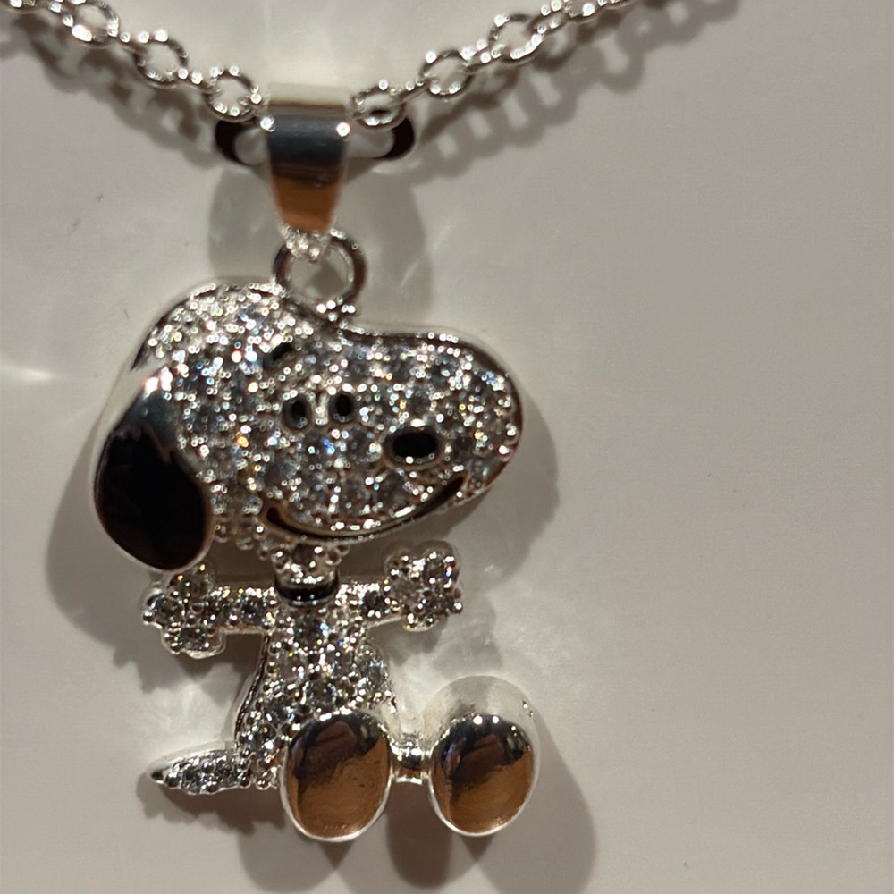 Peanuts Snoopy cubic zirconia necklace - Picture 6 of 16